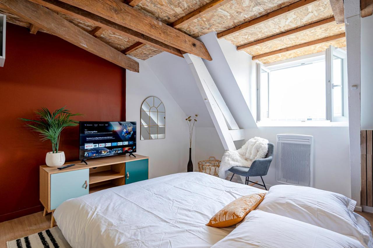 Les Maisons Acajou - *